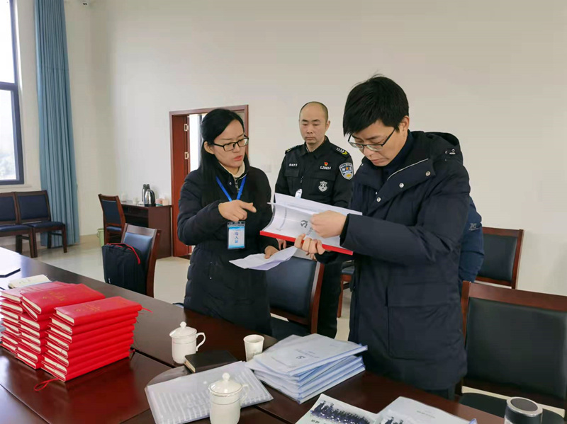 黨委副書記、紀委書記檢查合江黨建基礎(chǔ)工作.jpg