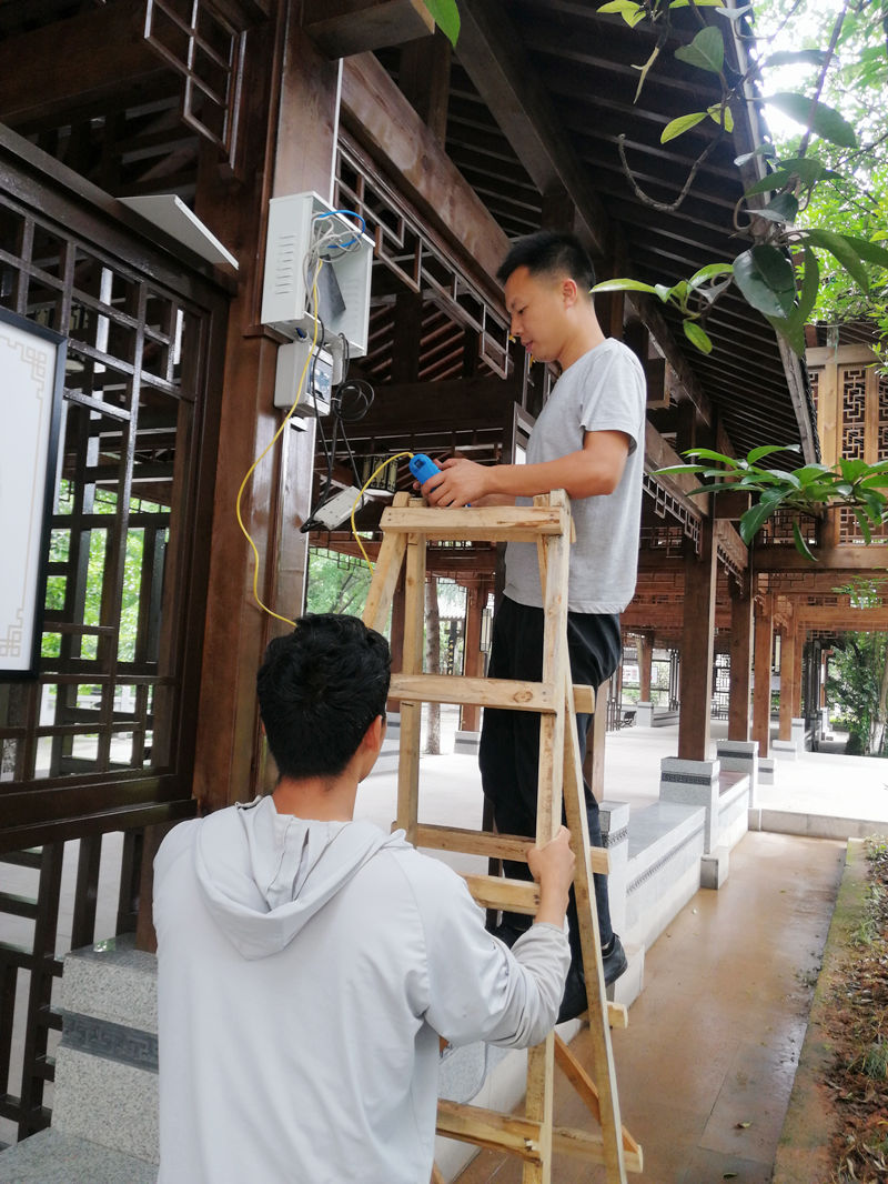 圖片3：技術人員對監(jiān)控點位進行風險排查及線路巡檢排故.jpg